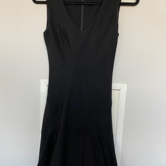 BLACK Diane von Furstenberg Carla Dress Size 0 (perfect condition) - Picture 2 of 5